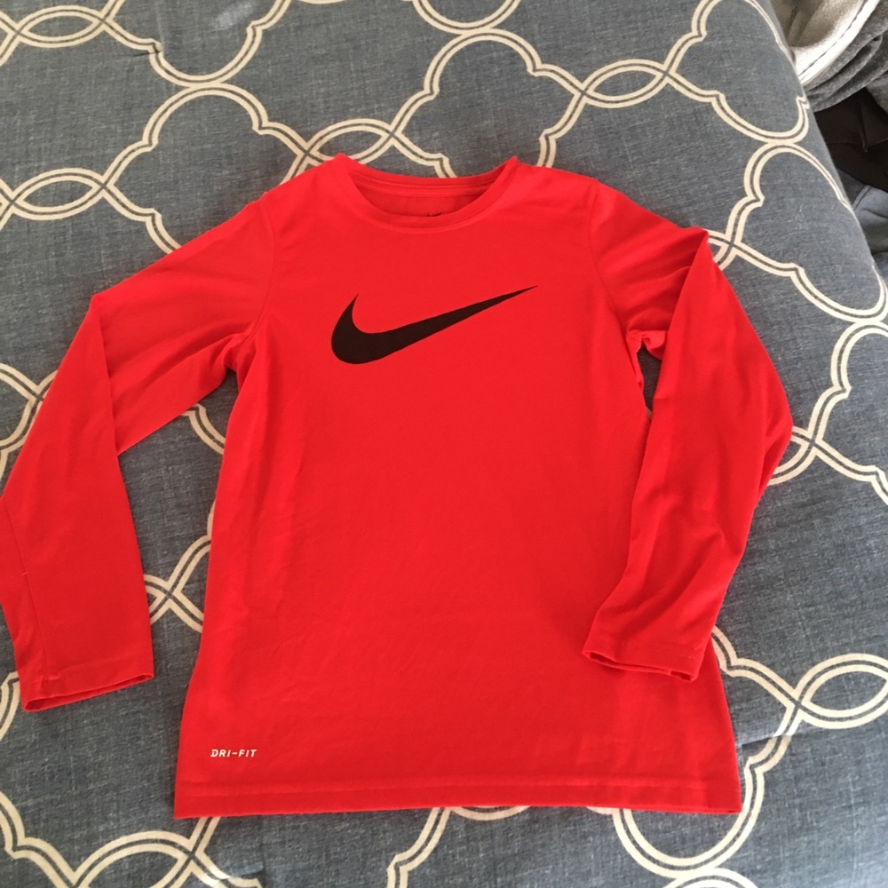 Boys long sleeve Nike top